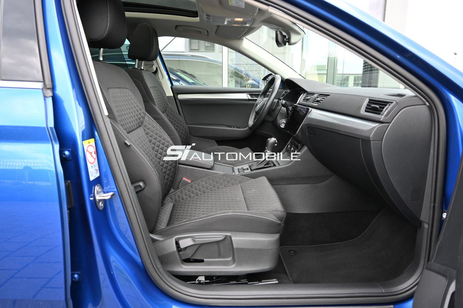 Fahrzeugabbildung SKODA Superb 1.4 TSI iV DSG AMBITION COMBI °AHK°PANO°