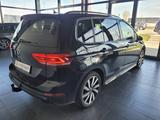 Volkswagen Touran TSI DSG R-Line 7-Sitzer m. AHK/Panodach - Volkswagen Touran: R