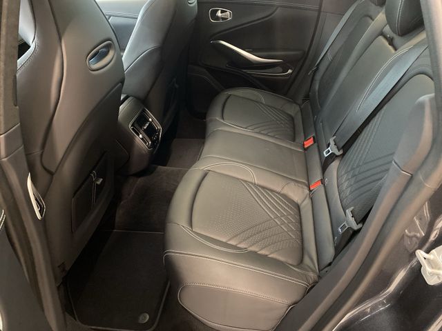 ASTON MARTIN Dbx – Bild 10