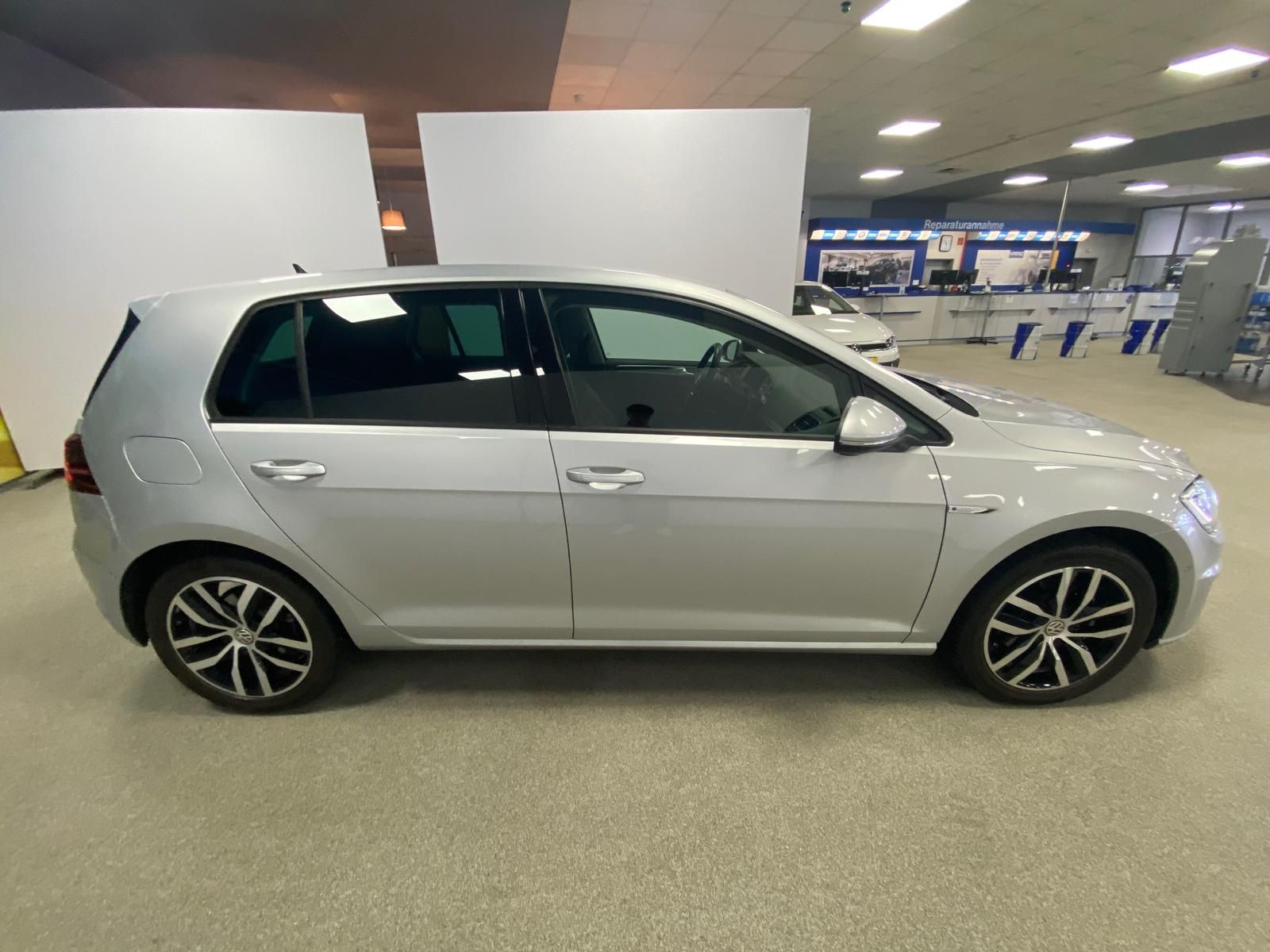 Fahrzeugabbildung Volkswagen Golf e-Golf Comfortline+ACC+RFK+NAVI+WÄRMEPUMPE