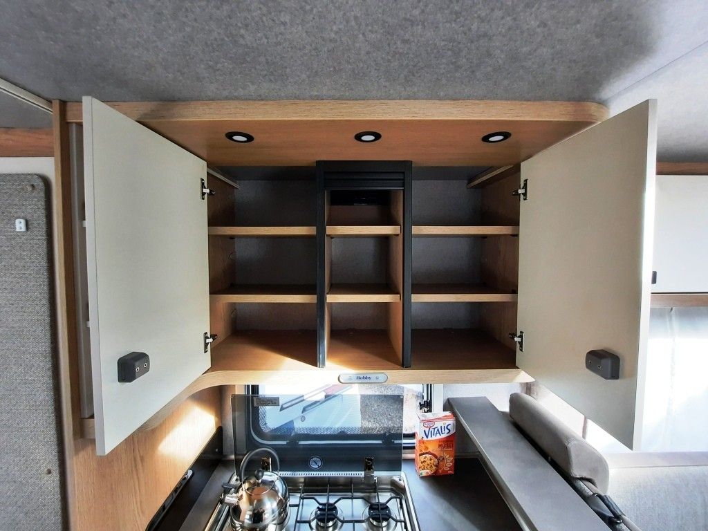Fahrzeug Übersicht 14 Fahrzeugabbildung Hobby ONTOUR T 700 F Verfüg./Sparen Sie 15.807,- €