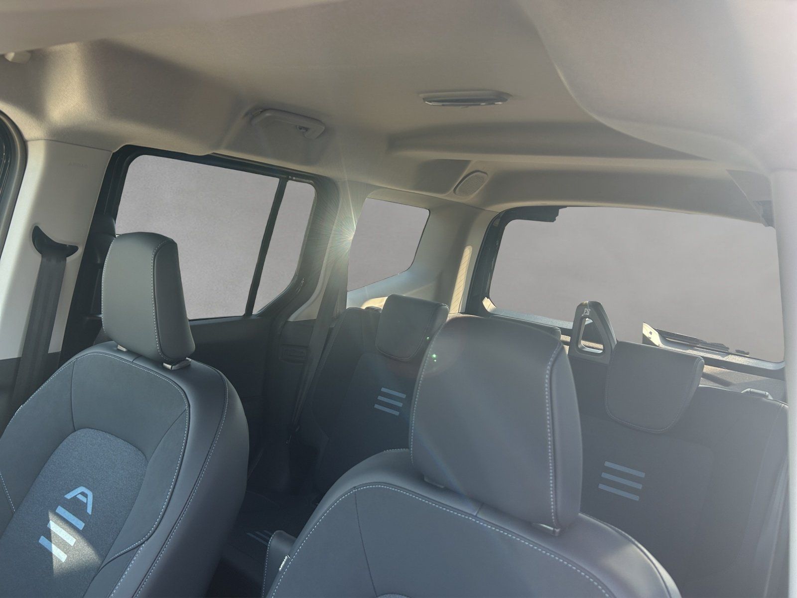 Fahrzeugabbildung Ford Tourneo Courier Active 5 Jahre Garantie