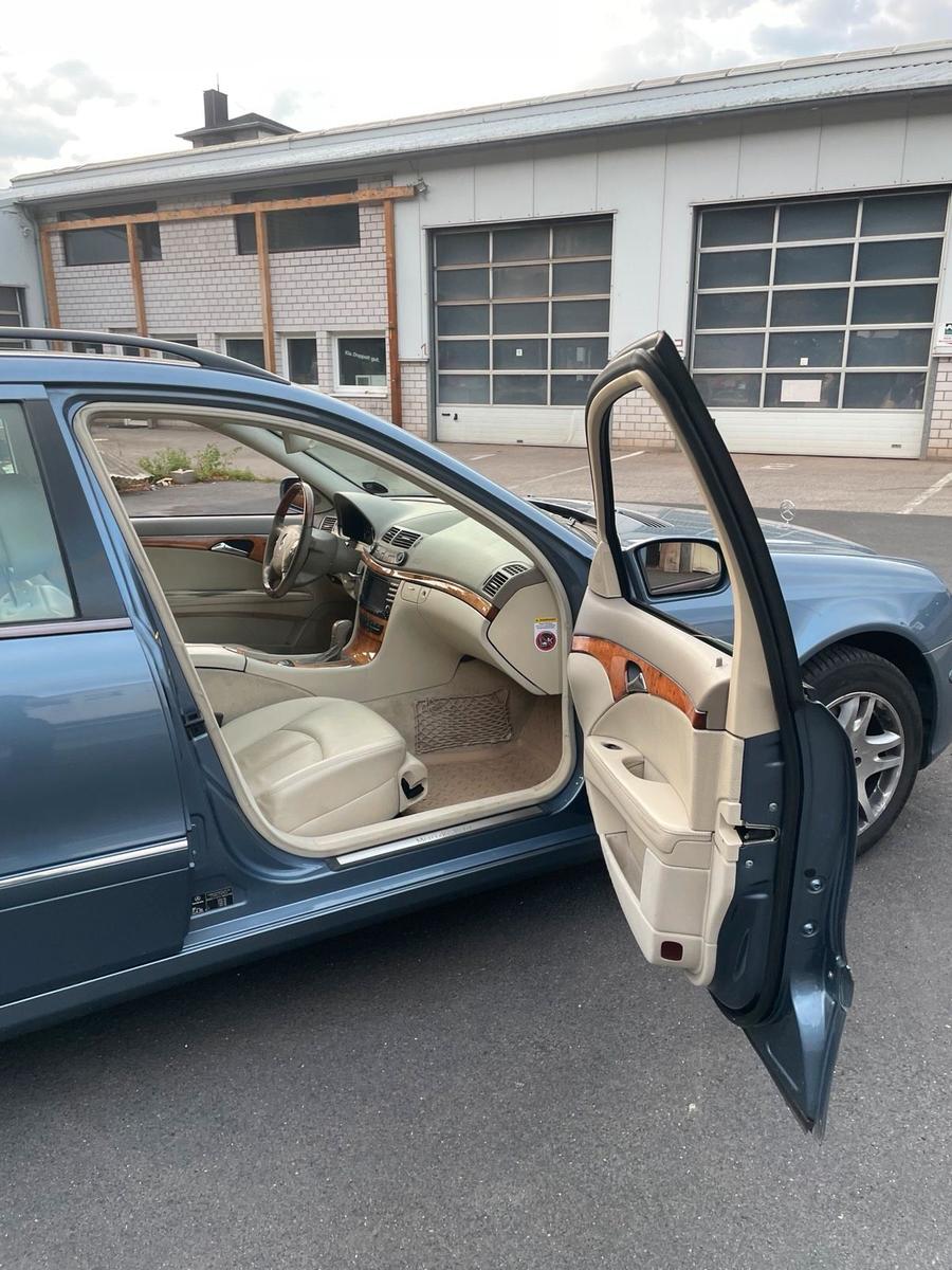 Mercedes-Benz 320 2005 — photo 10