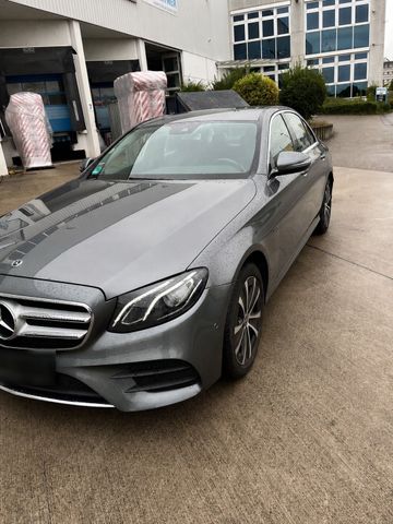 MERCEDES-BENZ Mercedes E350e (benzin/ elektro) Line Aut.