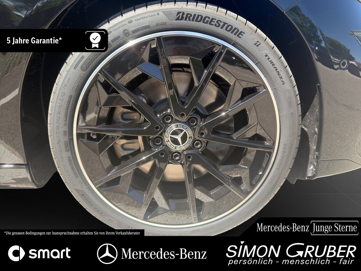 Fahrzeugabbildung Mercedes-Benz CLA 350 4M Shooting Brake AMG Burm Superscreen
