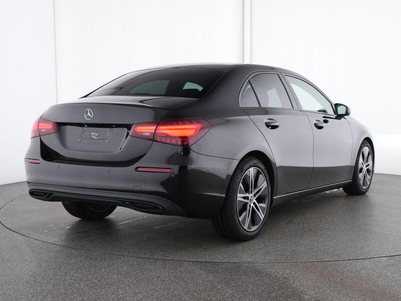 Mercedes-Benz A 180 Limousine LED*RFK*MBUX*SHZ*LENKRADHEIZUNG*