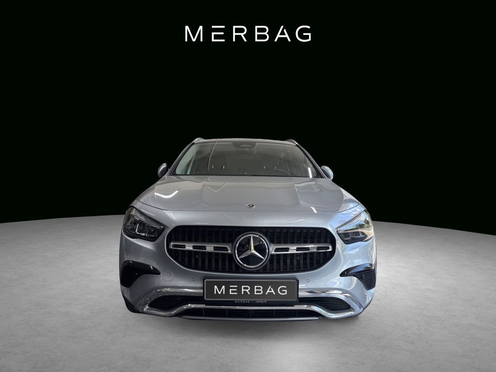 Mercedes-Benz GLA 180 — fotografia 2