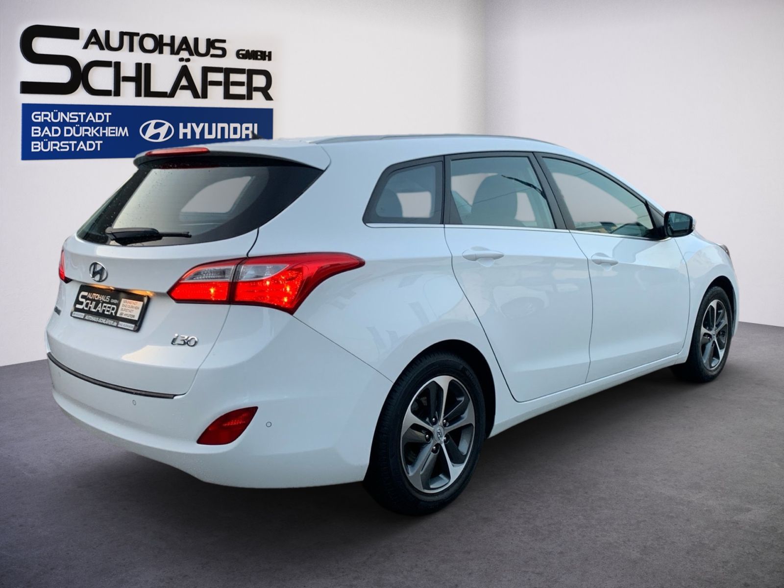 Fahrzeugabbildung Hyundai i30 cw Trend Sitzheizung Einparkhilfe