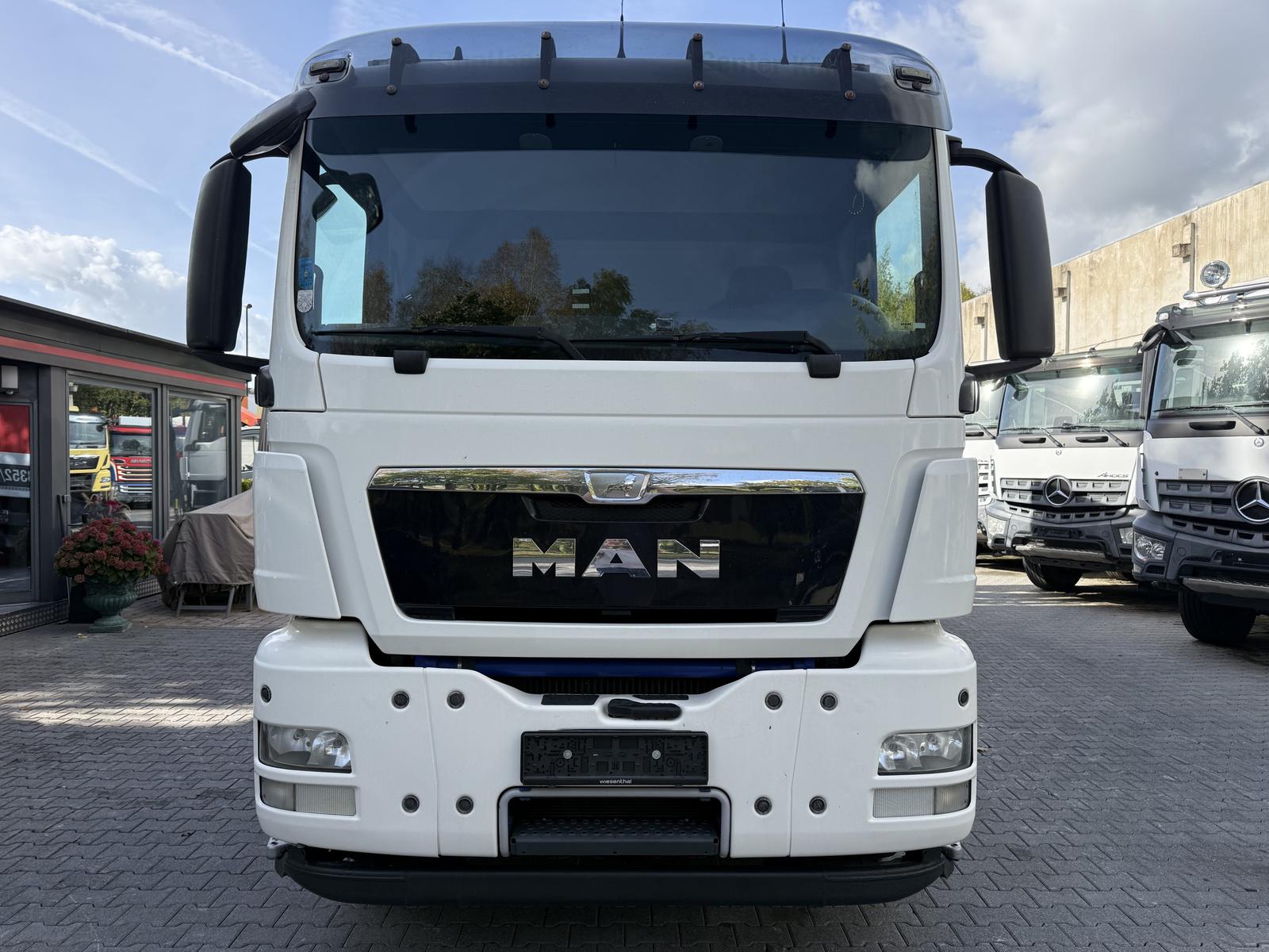 MAN TGS 26.360 6X2 Kran MKG 231 Jib bis 26 Meter
