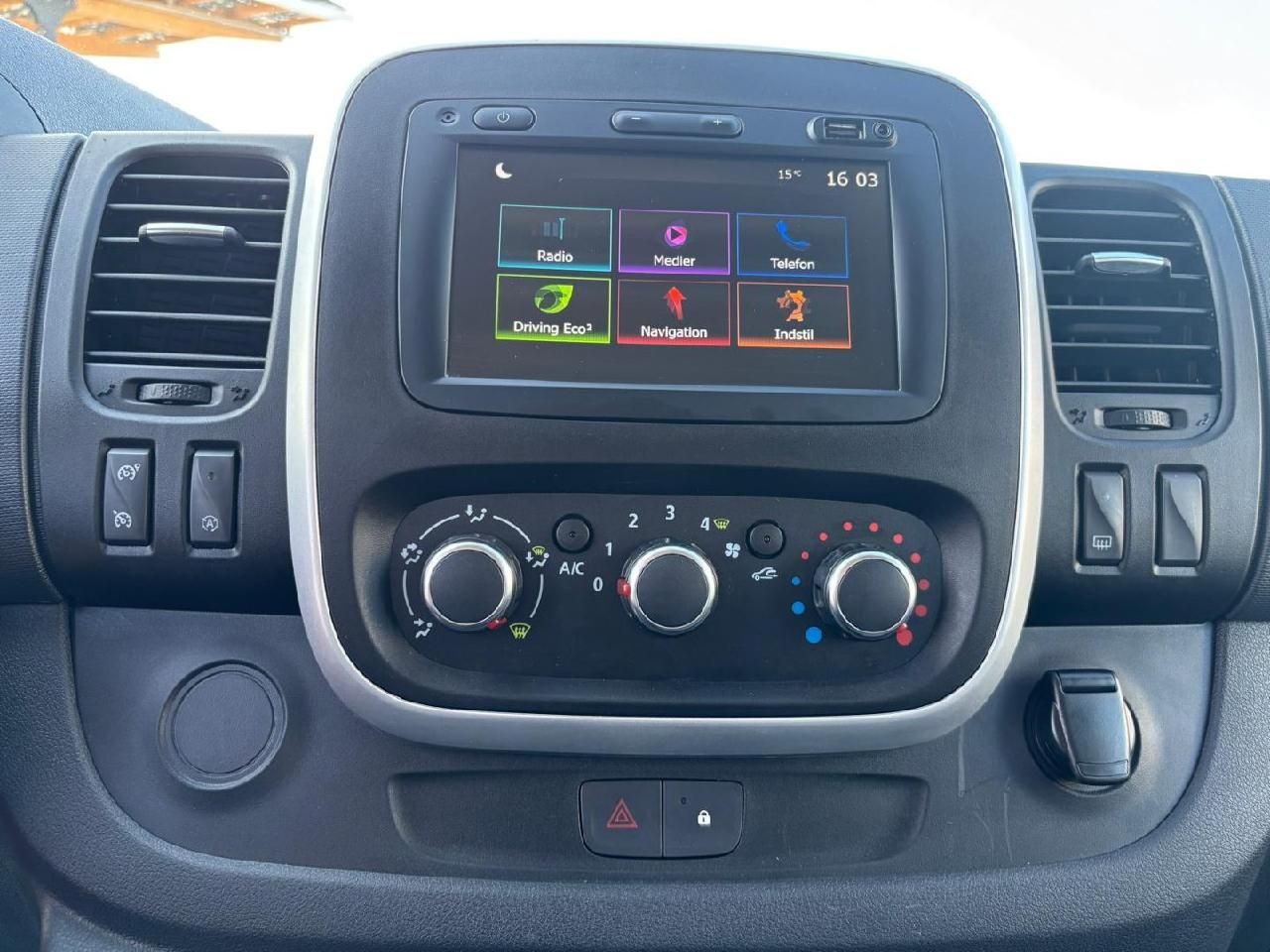 Detailbild 8 Trafic dCi 145 Kasten L2H1 3,0t SHZ*Navi*Klima