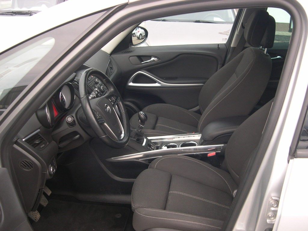 Fahrzeugabbildung Opel Zafira Tourer 1.6 CDTI+NAVI+XENON+SHZ