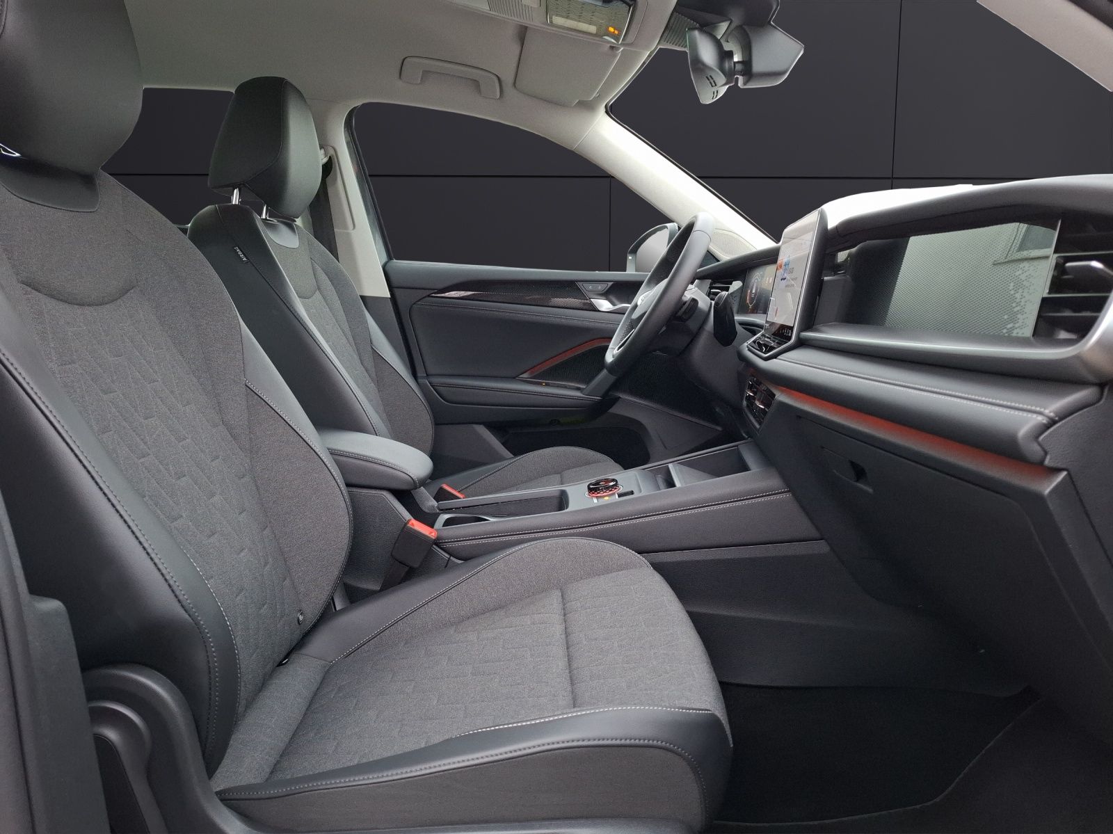 Fahrzeugabbildung Volkswagen Tayron TDI Life DSG 4M 7-Si Matrix AHK Navi AID