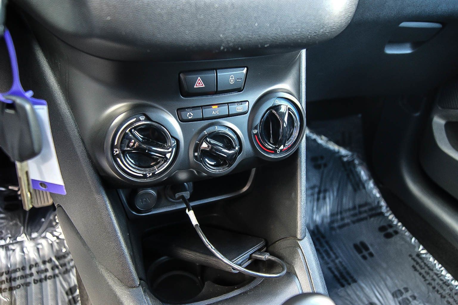 Fahrzeugabbildung Peugeot 208 1.2 Activ NAVI, PDC, SITZHG,ZAHNRIEMEN NEU