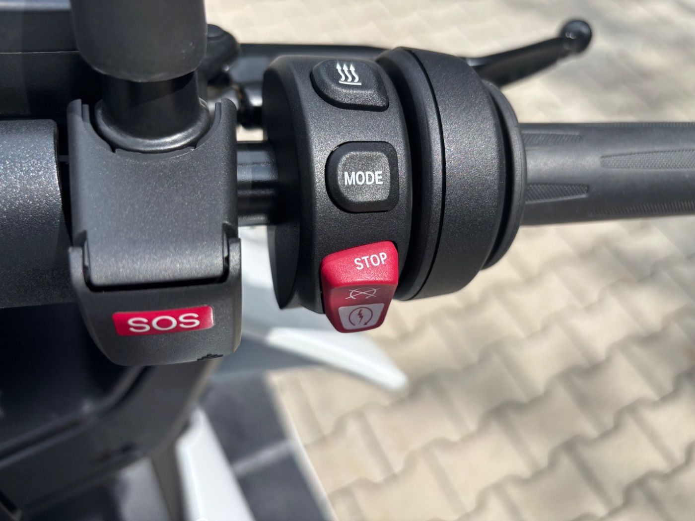 Fahrzeugabbildung BMW CE 04 2 Pakete Schnellladegerät