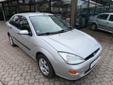 Ford Focus 1.8 Ghia - Ford Focus aus 1999