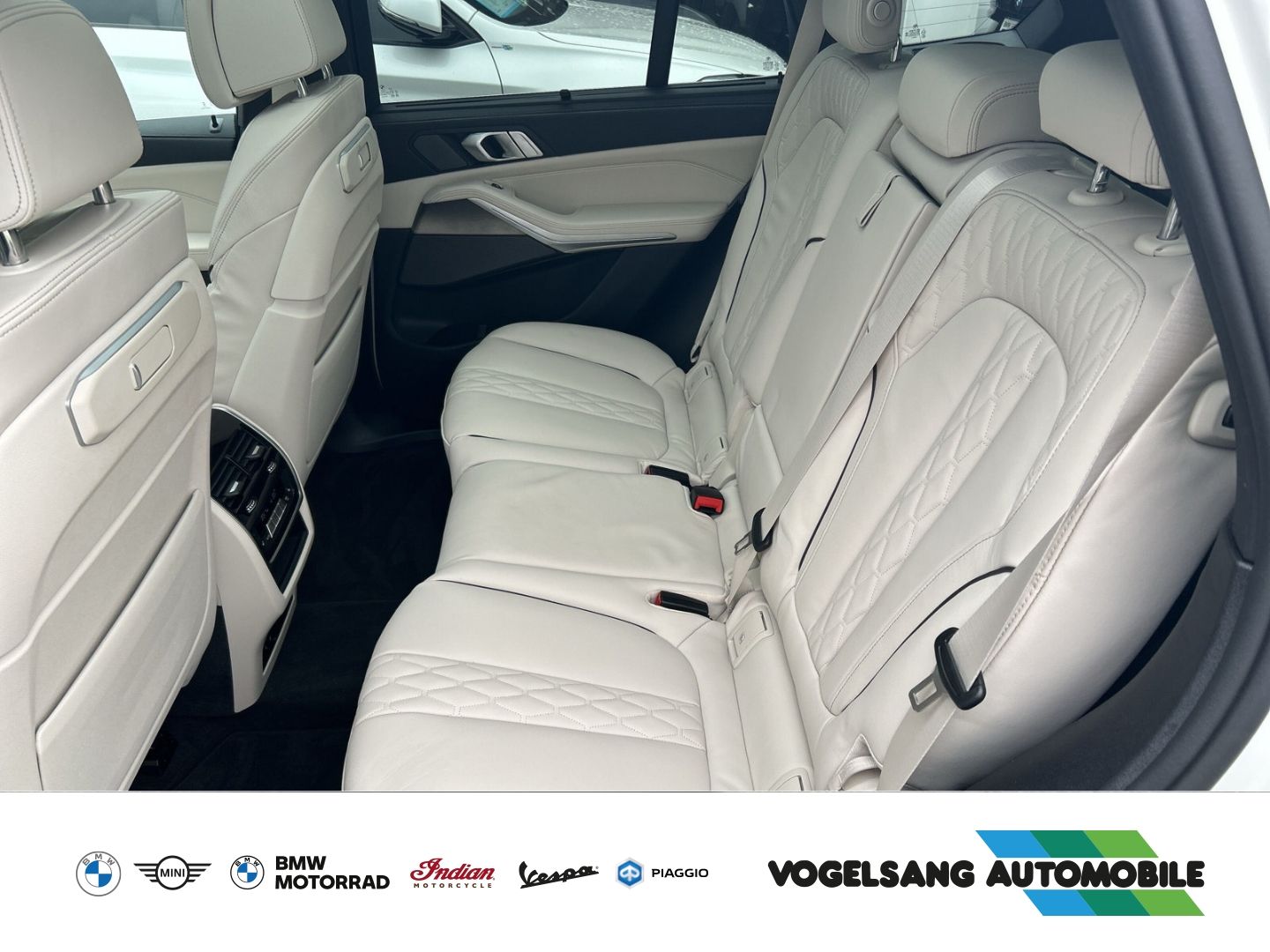 Fahrzeugabbildung BMW X5 30d xDrive,M Sport,7-Sitzer,Standheizung,AHK
