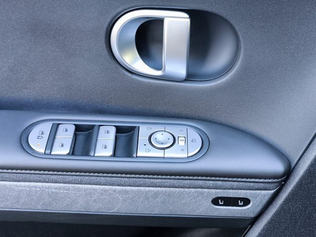 Fahrzeugabbildung Hyundai IONIQ 5 Uniq WERKSGA+MEMO+NAVI+LED SHZ+RELAX+360