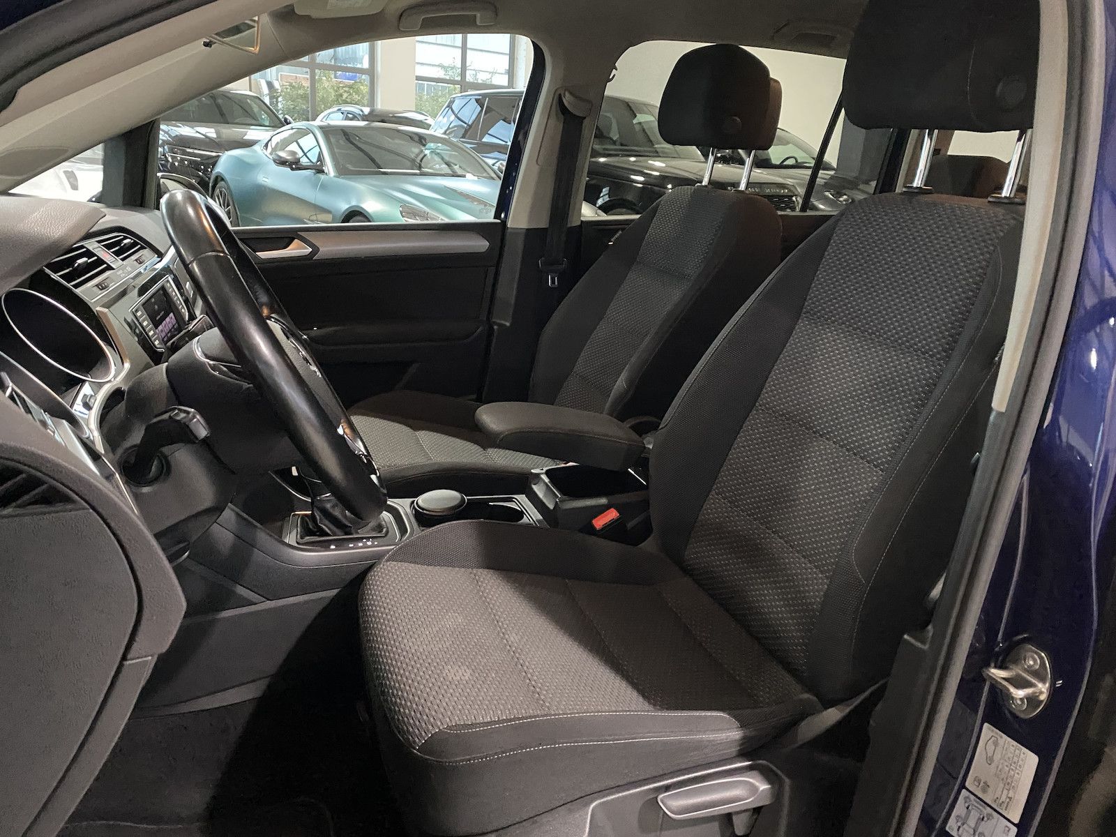 Fahrzeugabbildung Volkswagen Touran 1.6 Tdi Comfortline/7-Sitzer/AHK/SH/