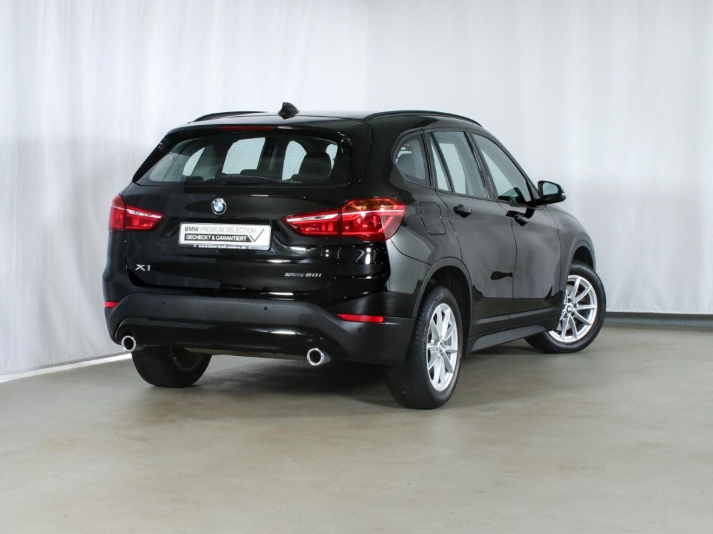 BMW X1 20i PDC Navi Elek. Außenspiegel Lordosen foto 2
