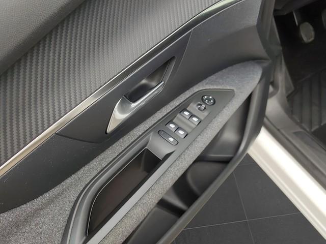 Peugeot 3008 Active PDC KAMERA KLIMAAT CARPLAY