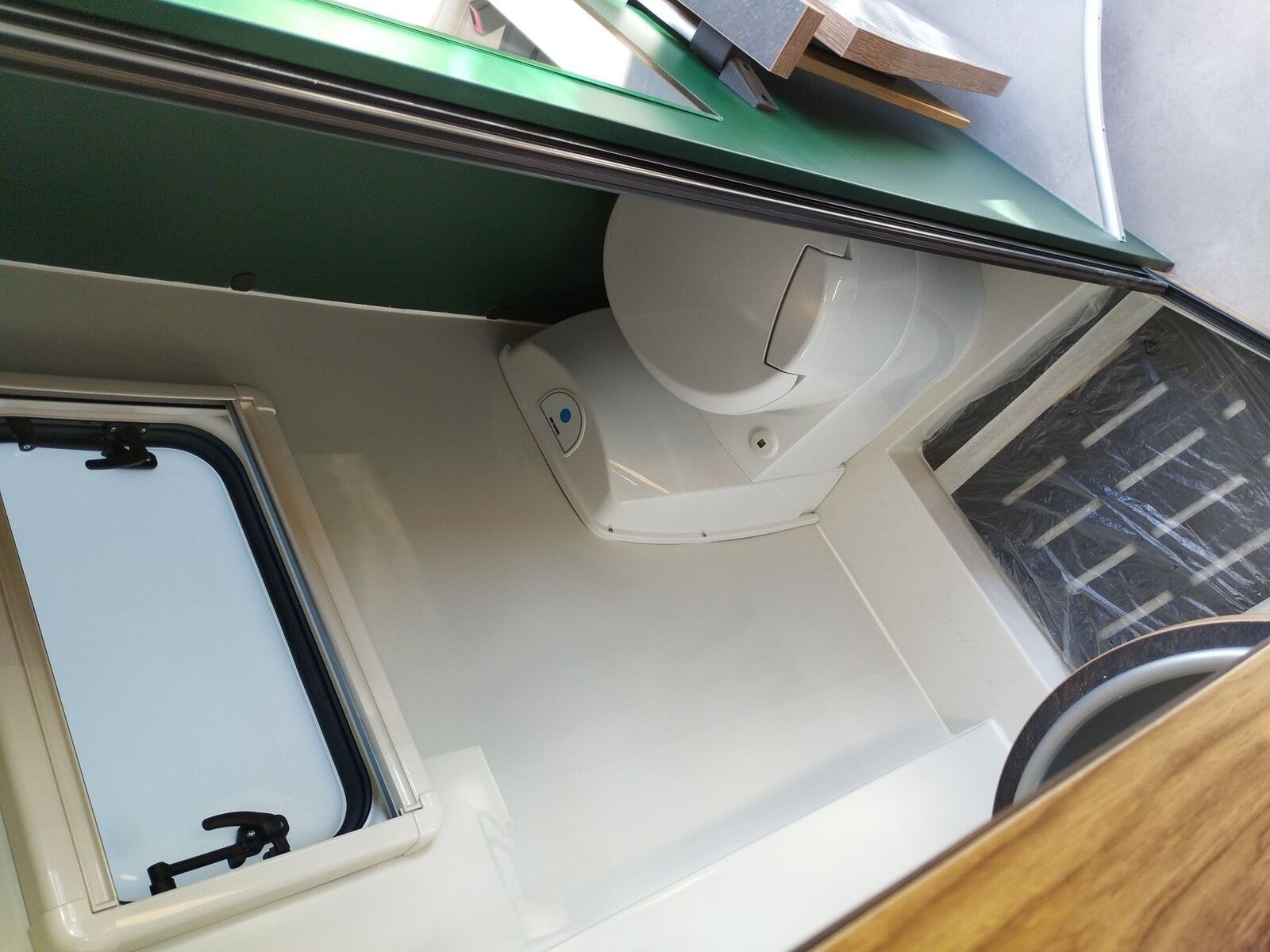 Fahrzeugabbildung Karmann Dexter DE 600 Markise, Captain-Chair-Sitze