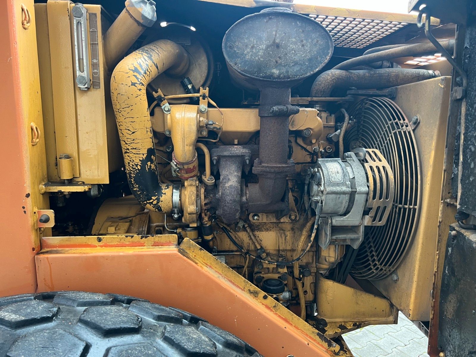 Fahrzeugabbildung CAT CS 433C Walze / 3804 h