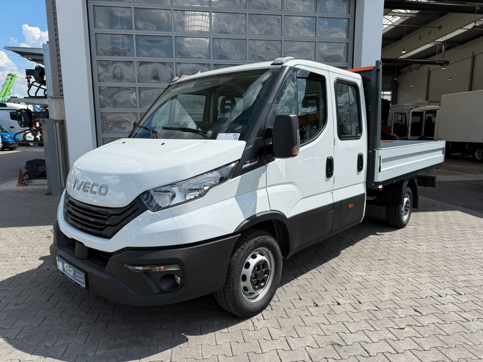 Fahrzeugabbildung Iveco 35S18HA8 D Pritsche *R 3750 mm*Automatik*