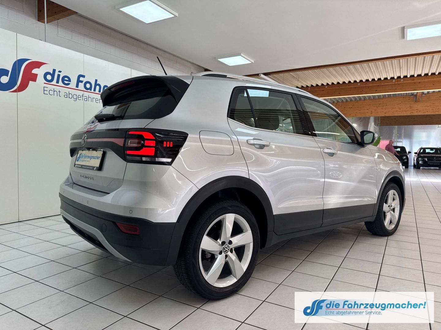 Fahrzeugabbildung Volkswagen T-Cross Style Navi Digitales Cockpit LED Dyn. Ku