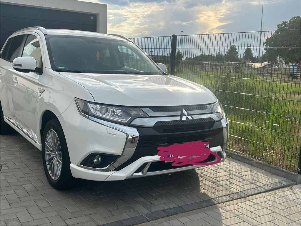 Image of Mitsubishi Outlander