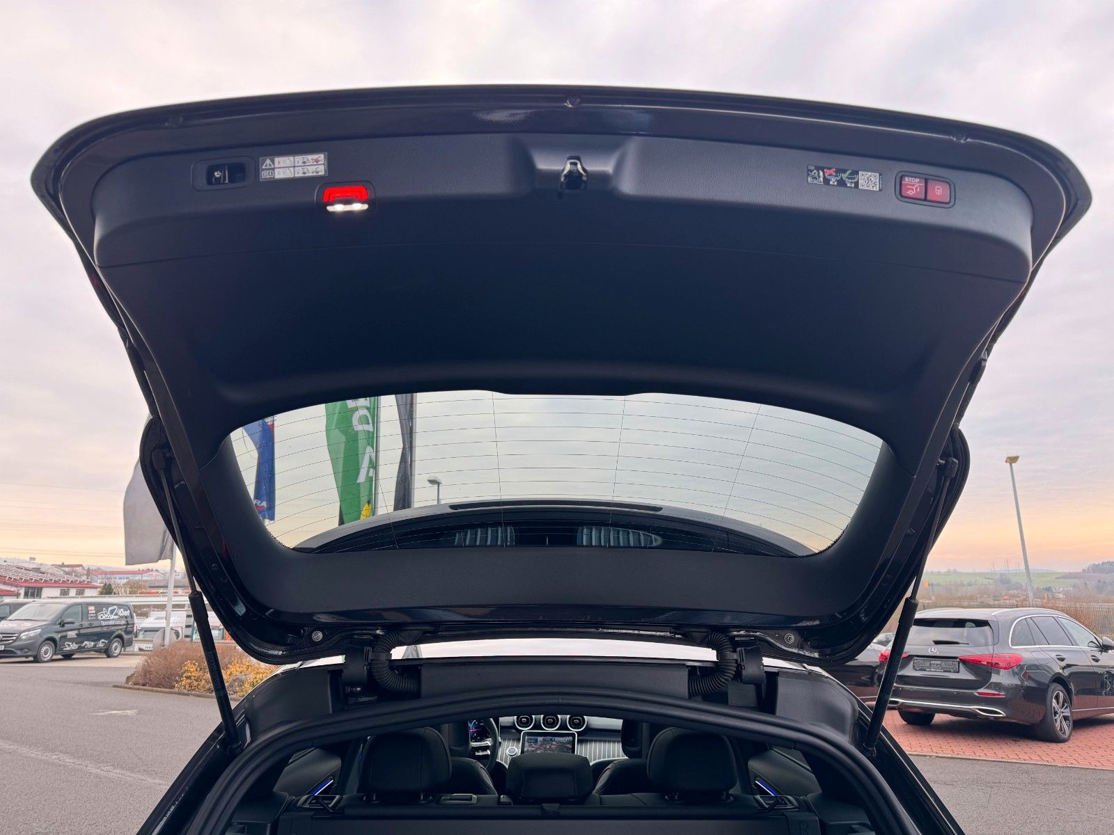 Fahrzeugabbildung Mercedes-Benz C 220d T AMG Digital+AHK+Pano+Memory+360°+SKLIMA