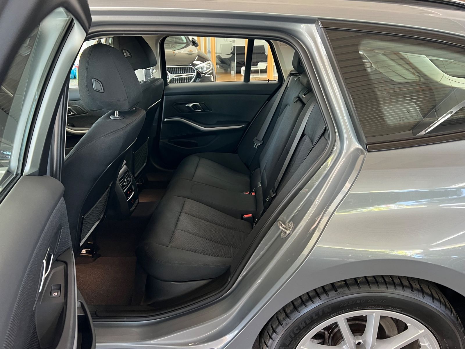 BMW 320 d xDrive Touring III DRIVING ASSISTANT III foto 19