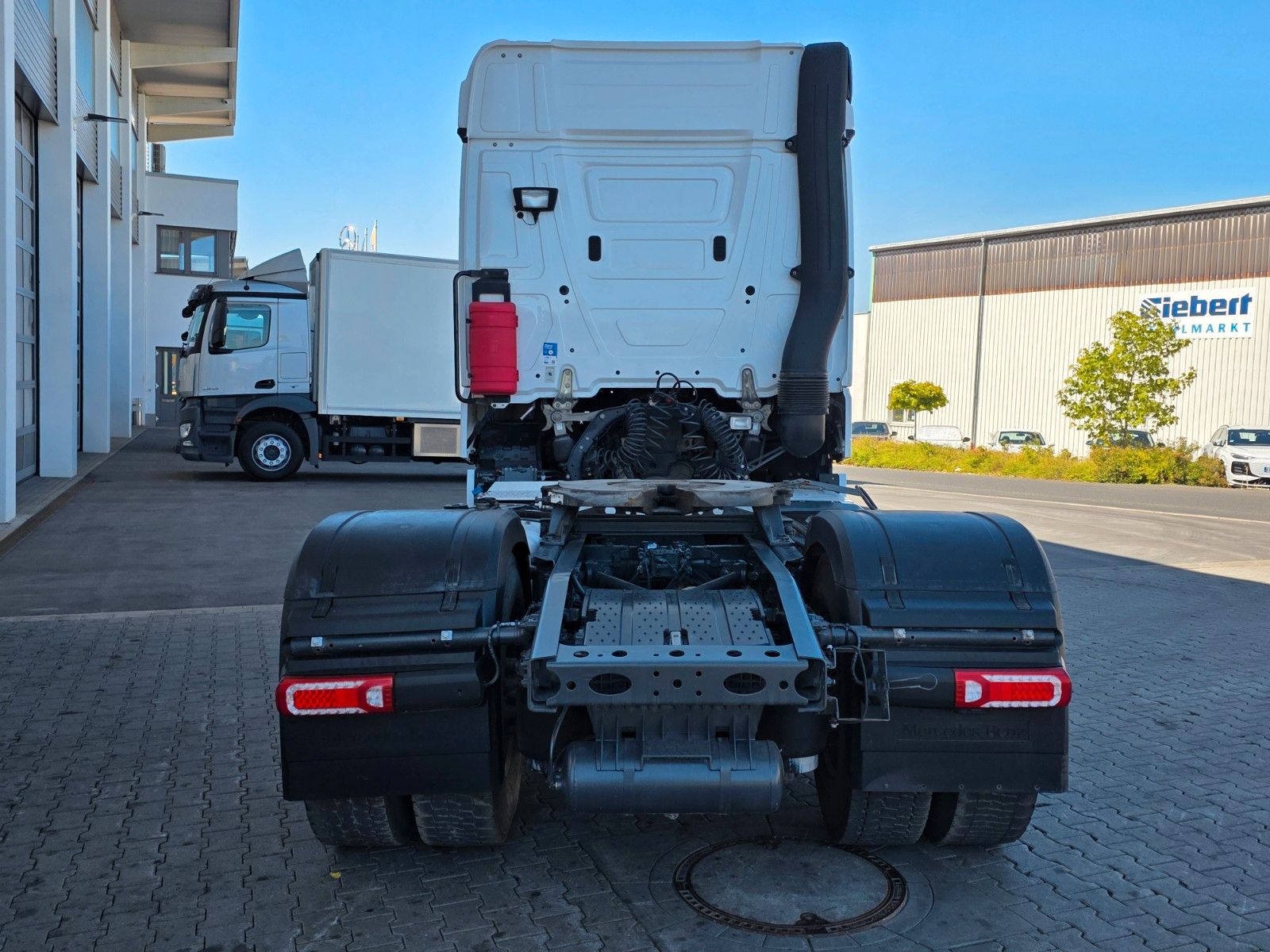 Fahrzeugabbildung Mercedes-Benz Actros 1846 LS Hydraulik, ADR, 2 x Nebenantrieb