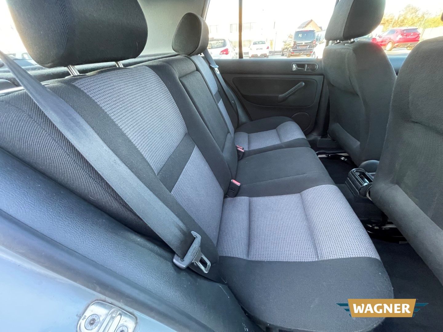 Fahrzeugabbildung Volkswagen Golf IV Edition Klima Servo TÜV 02/2027