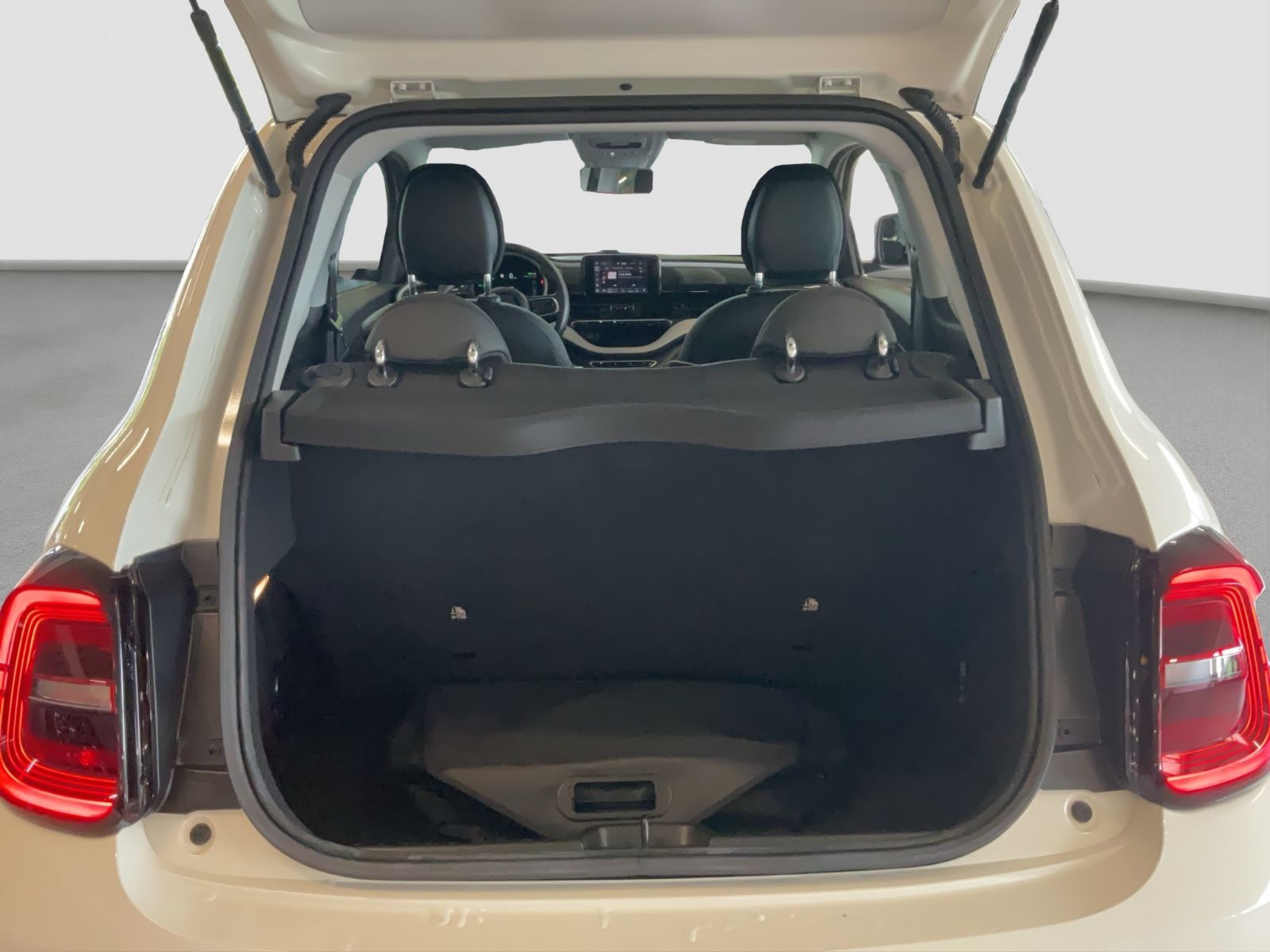 Fahrzeugabbildung Fiat 500e + Radio- & Winterpaket