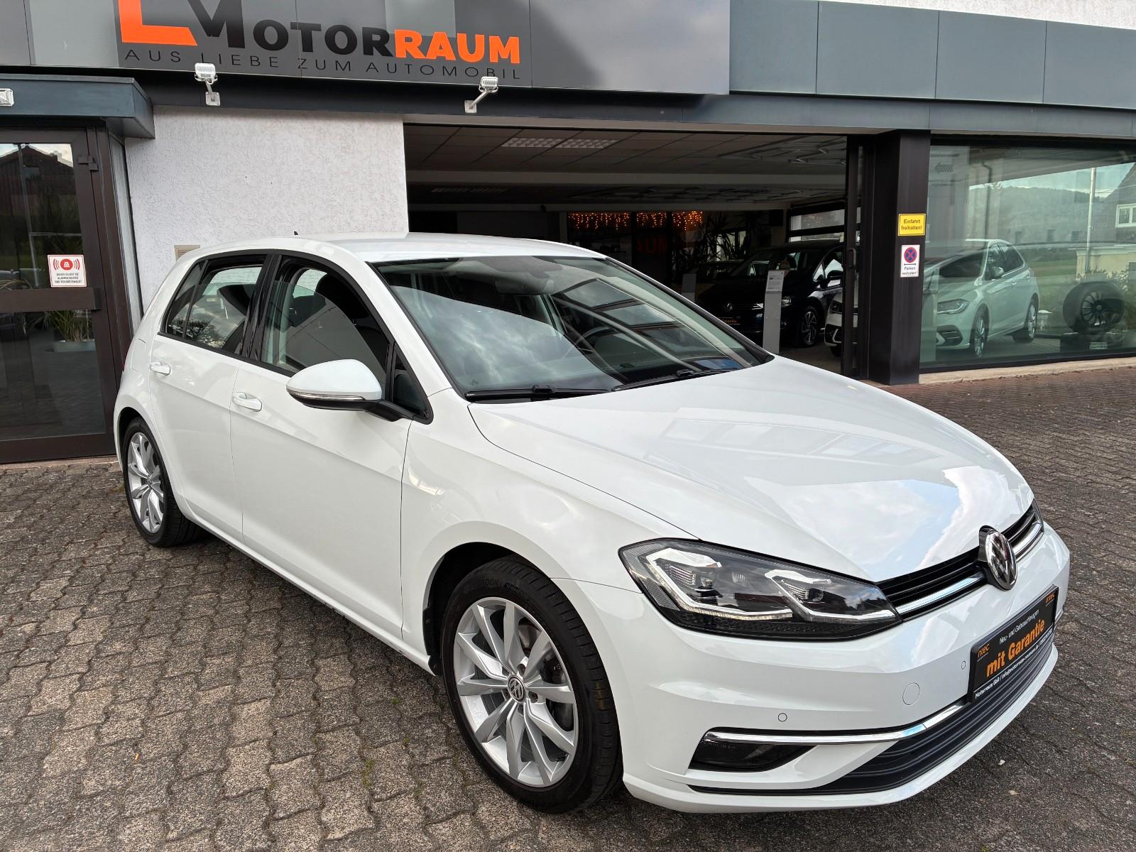 Volkswagen Golf 7 Highline, ACC, Apps, Navi, AHK, 8-fach