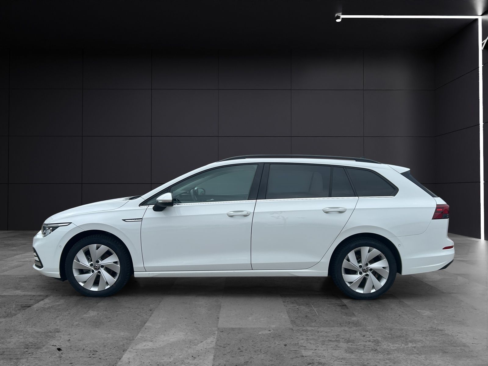 Fahrzeugabbildung Volkswagen Golf VIII Variant Style eTSI DSG LED+ ACC SH LRH