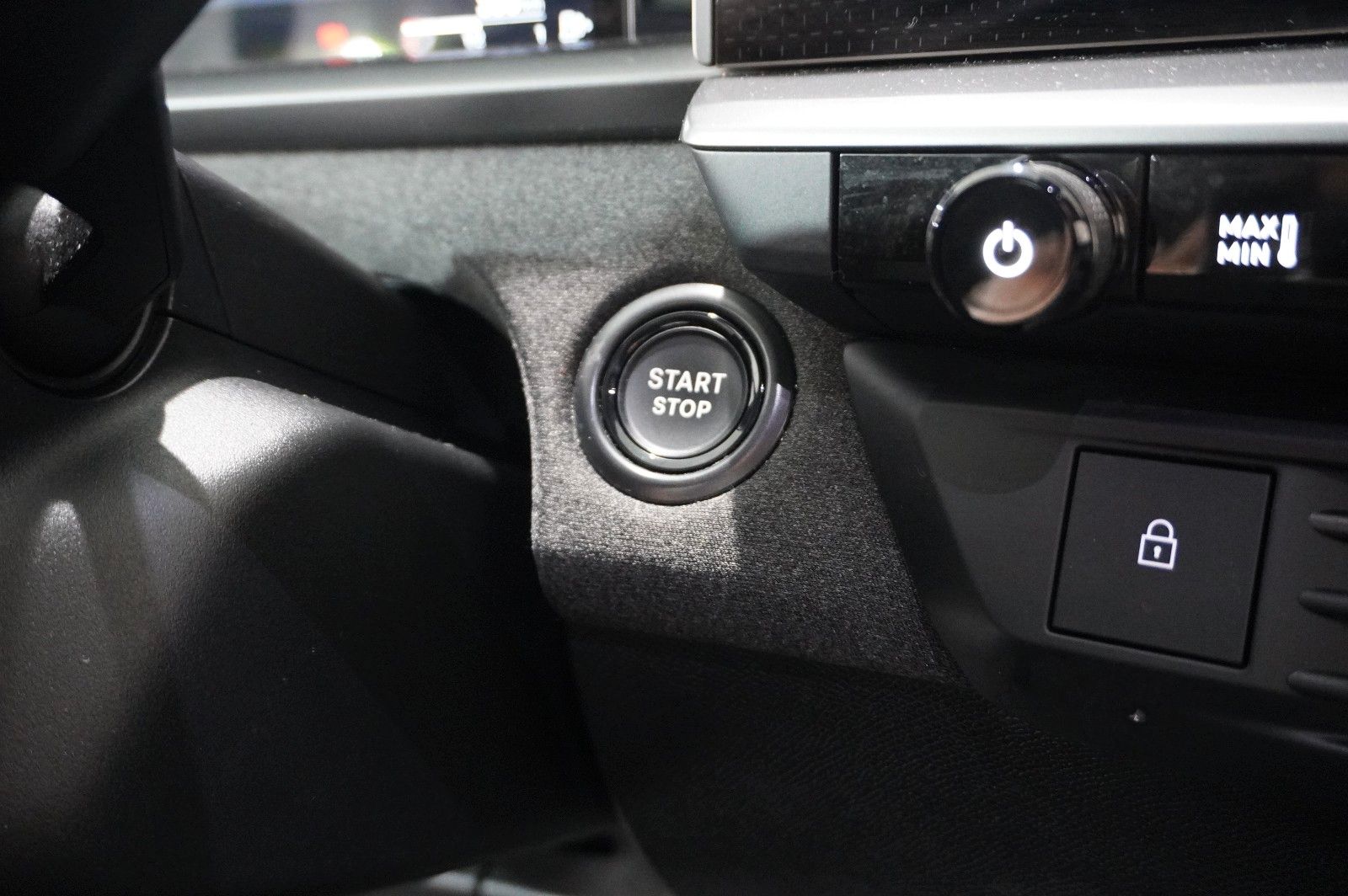 Fahrzeugabbildung Opel Grandland 1.2 48V HYBRID NAVI/LED/KAMERA/DAB+