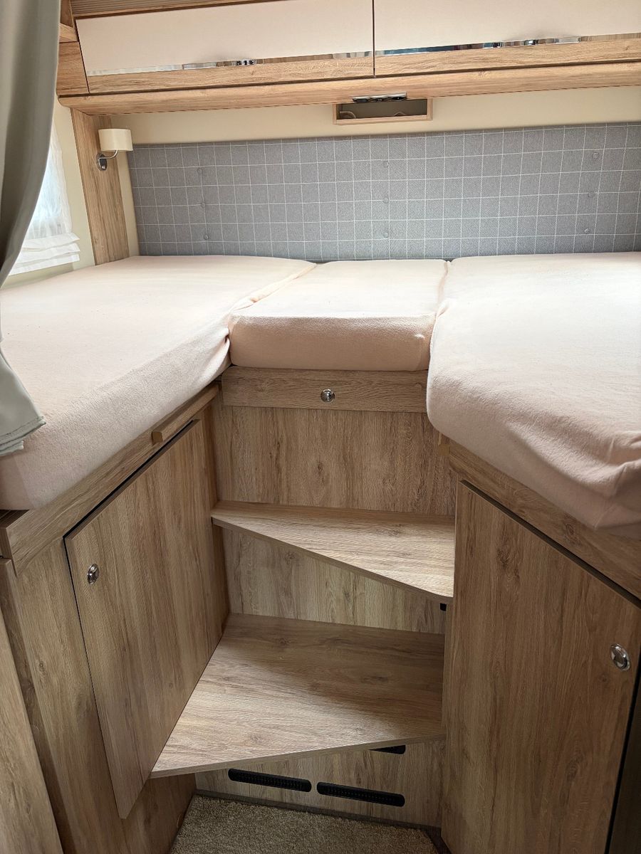 Fahrzeugabbildung Eura Mobil Profila T 696 EB