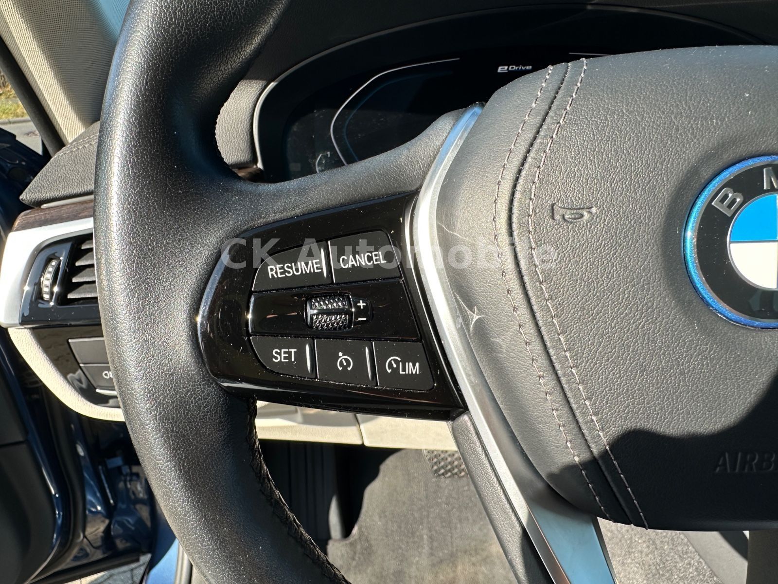 Fahrzeugabbildung BMW 530e xDrive Touring Luxury Line/Pano/LED/Kam/AHK