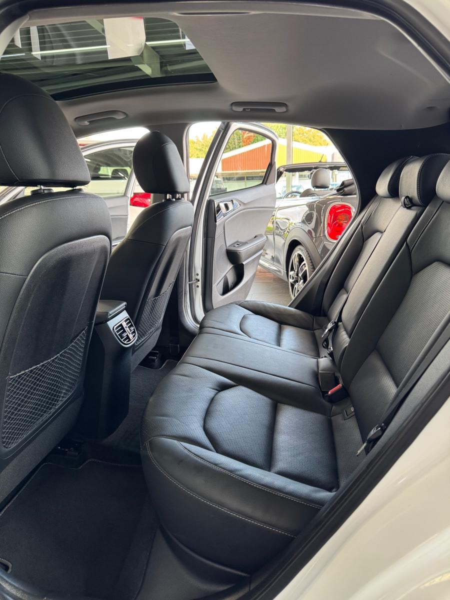 Kia XCeed 1.6 TGDI Platinum Edition *DSG*Pano*AHK*