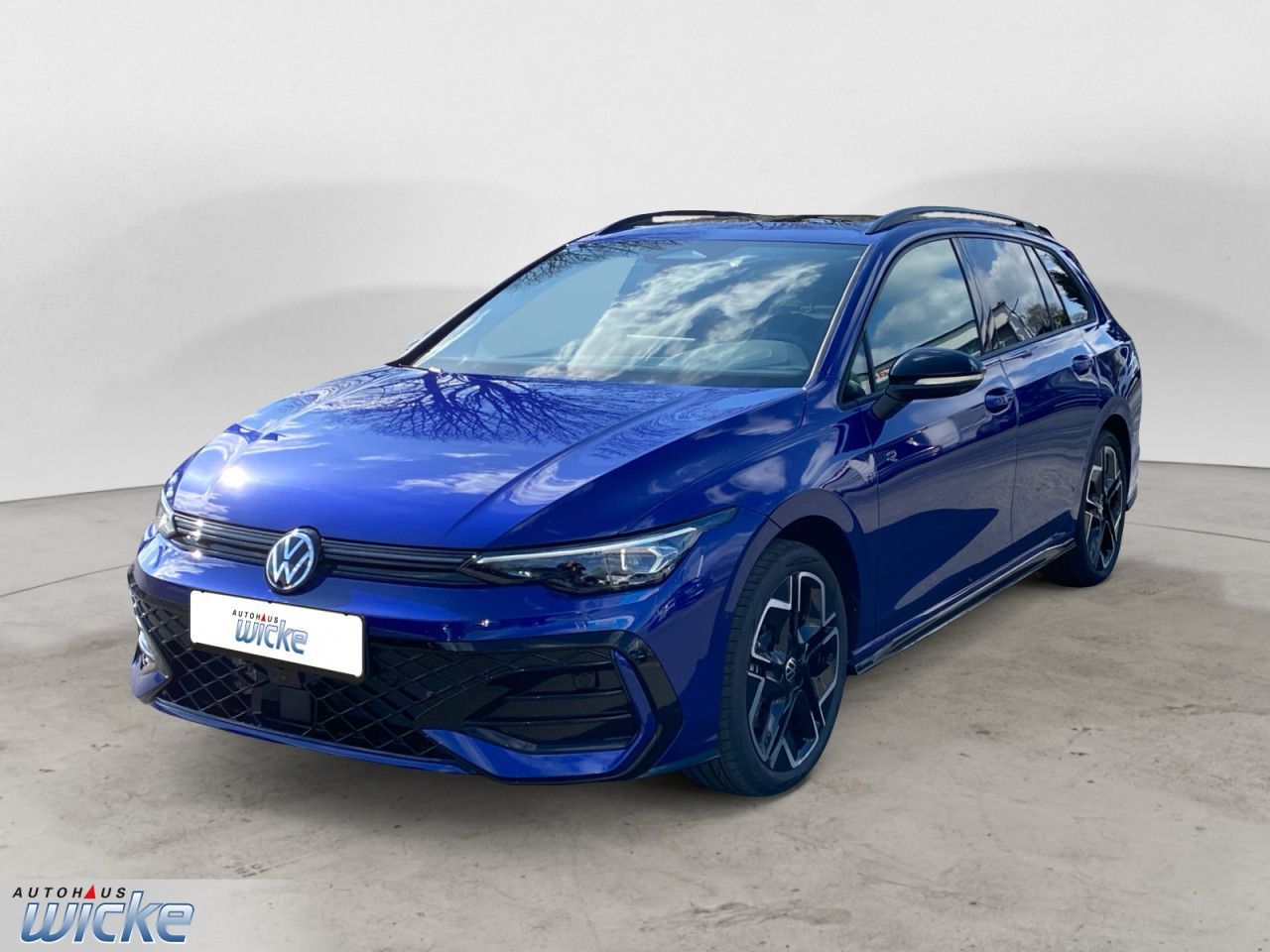 Volkswagen Golf VIII Variant 2.0 TSI DSG 4Motion R-Line NAV foto 2