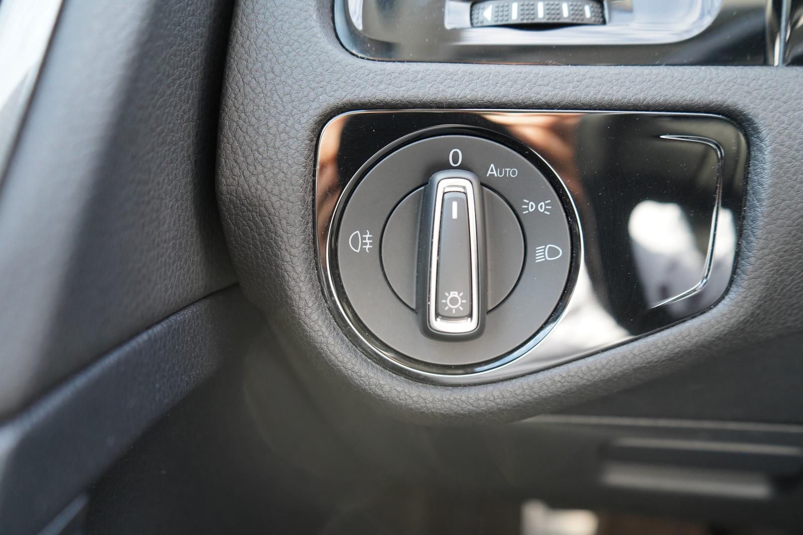Volkswagen Golf VII 1.0 IQ Drive ACC Totwinkel Sitzheizung