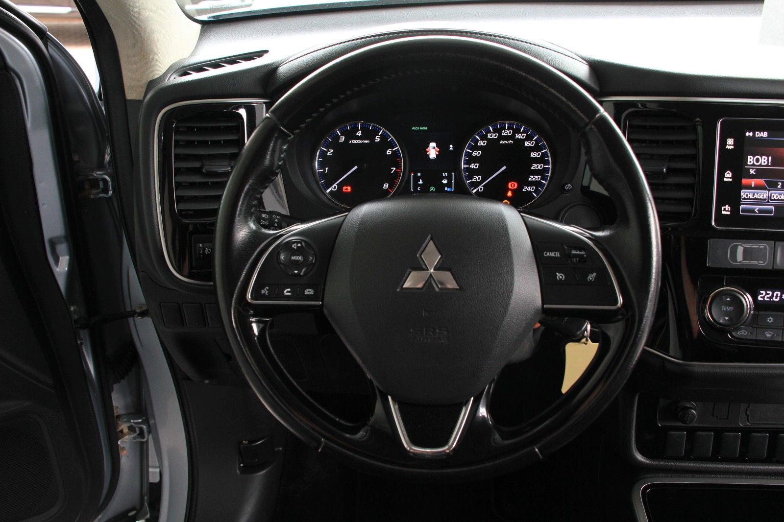 Fahrzeugabbildung Mitsubishi Outlander Edition 100 2WD