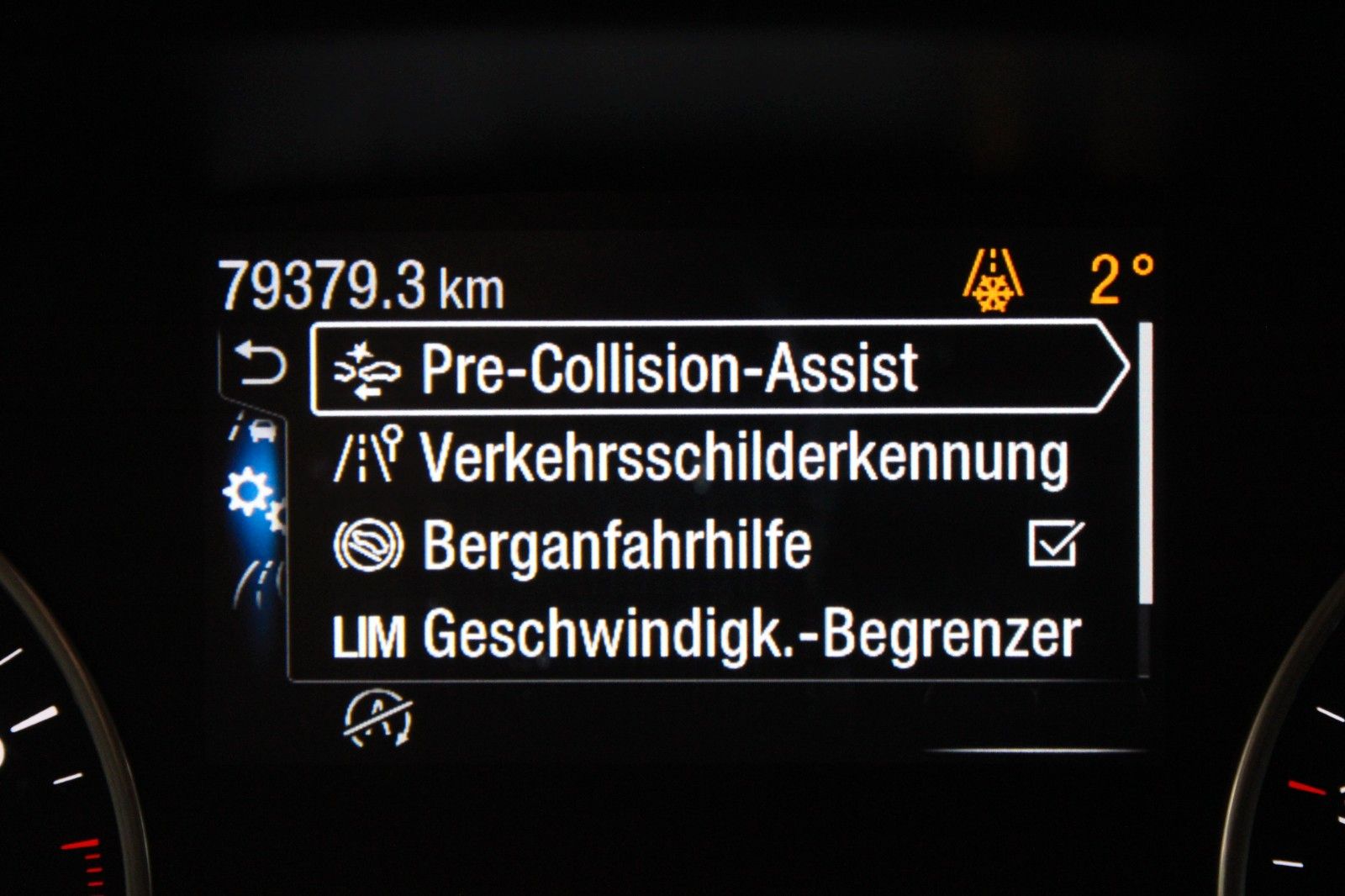 Fahrzeugabbildung Ford EcoSport Titanium LED WinterPaket DAB Teilleder