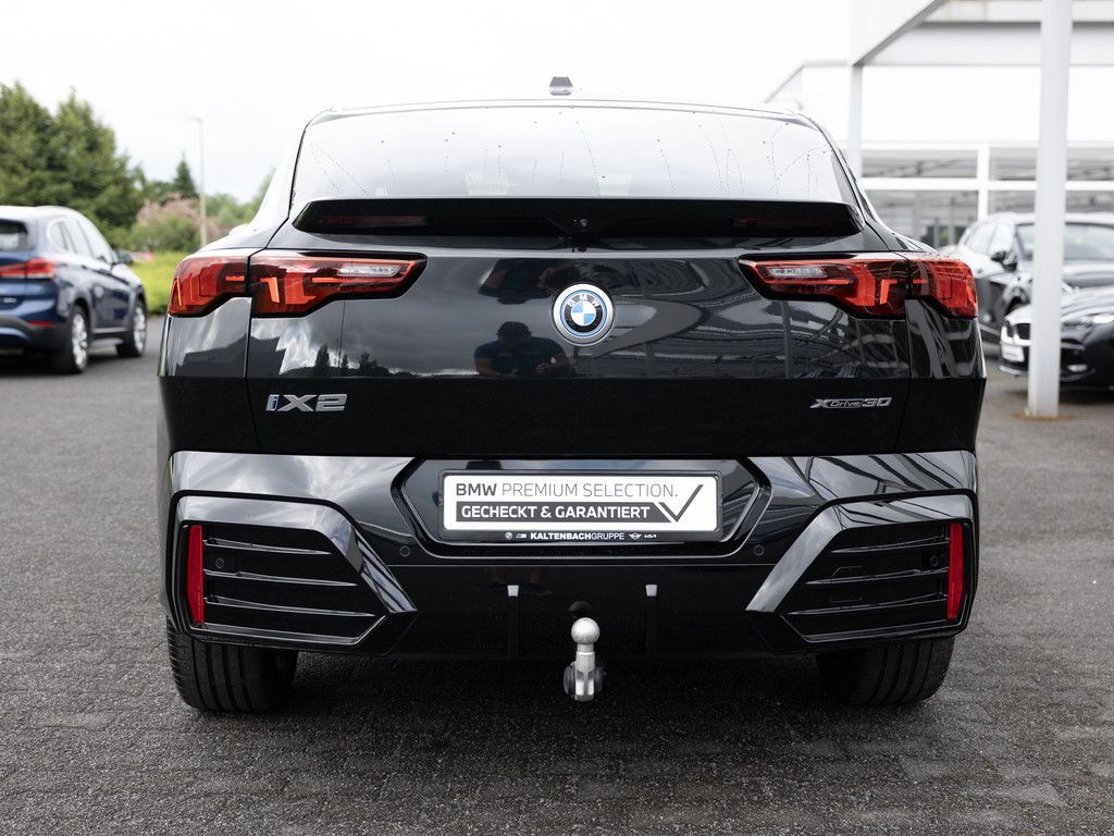BMW iX2 - Bild 6