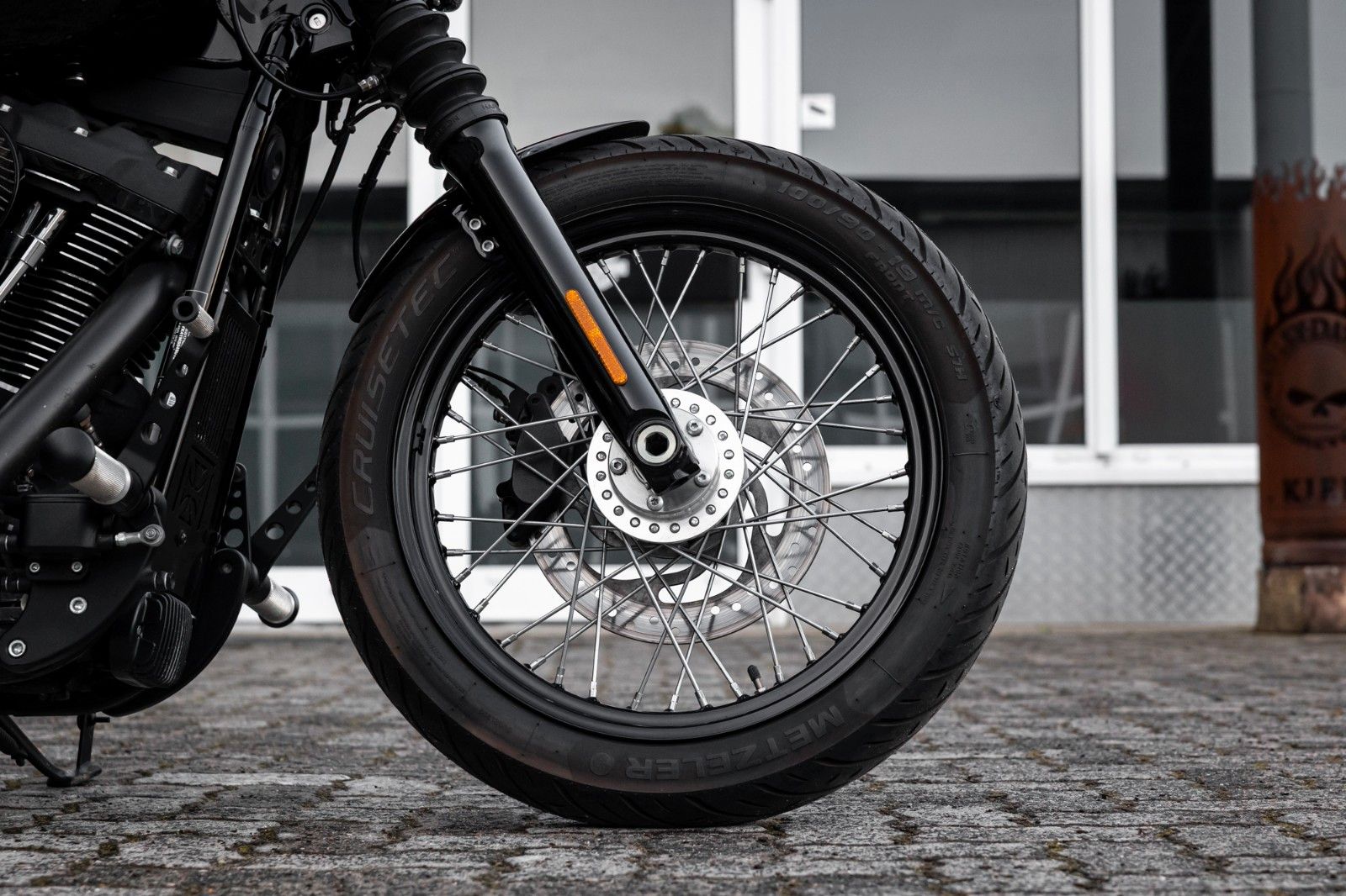 Fahrzeugabbildung Harley-Davidson FXBBS STREET BOB Softail 114 CUI - JEKILL&HYDE