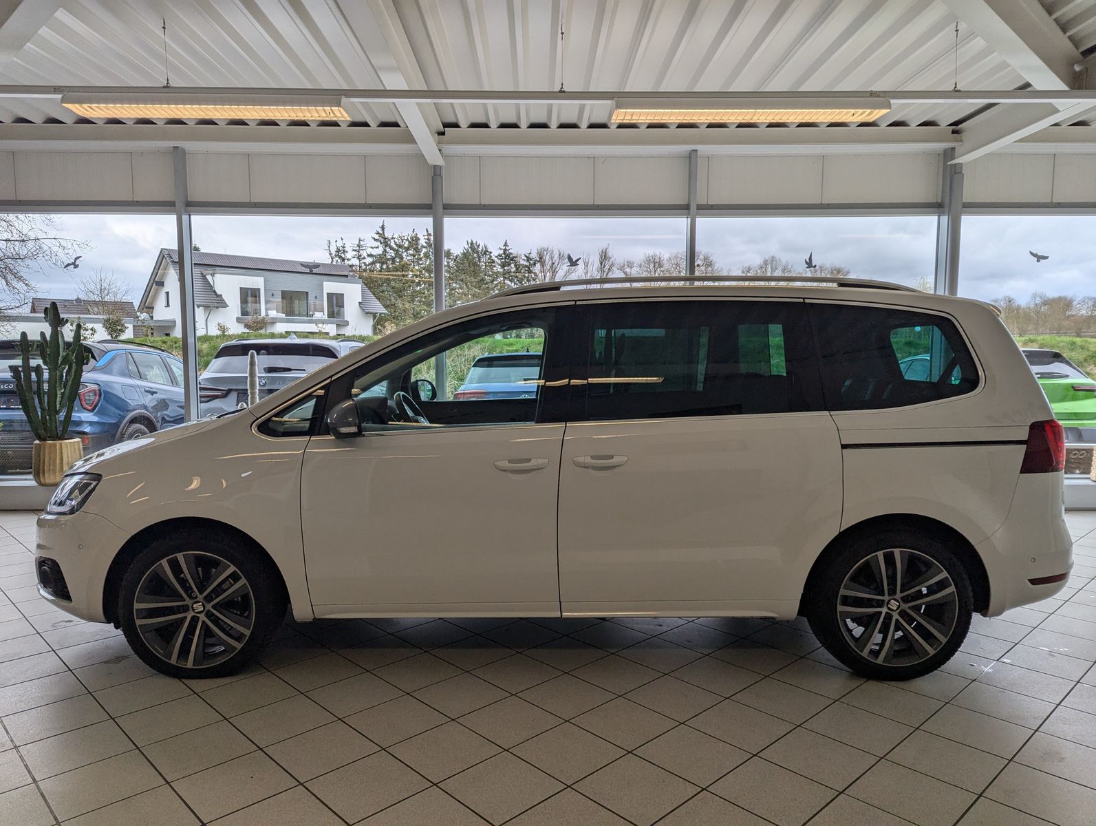 Fahrzeugabbildung SEAT Alhambra 1.4 TSI FR 7-Sitze ACC Bi-Xen Cam AHK