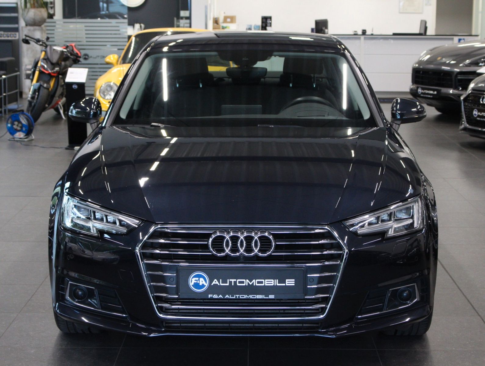 Fahrzeugabbildung Audi A4 Limousine design ultra 1. Hand*HUD*ACC*TOP