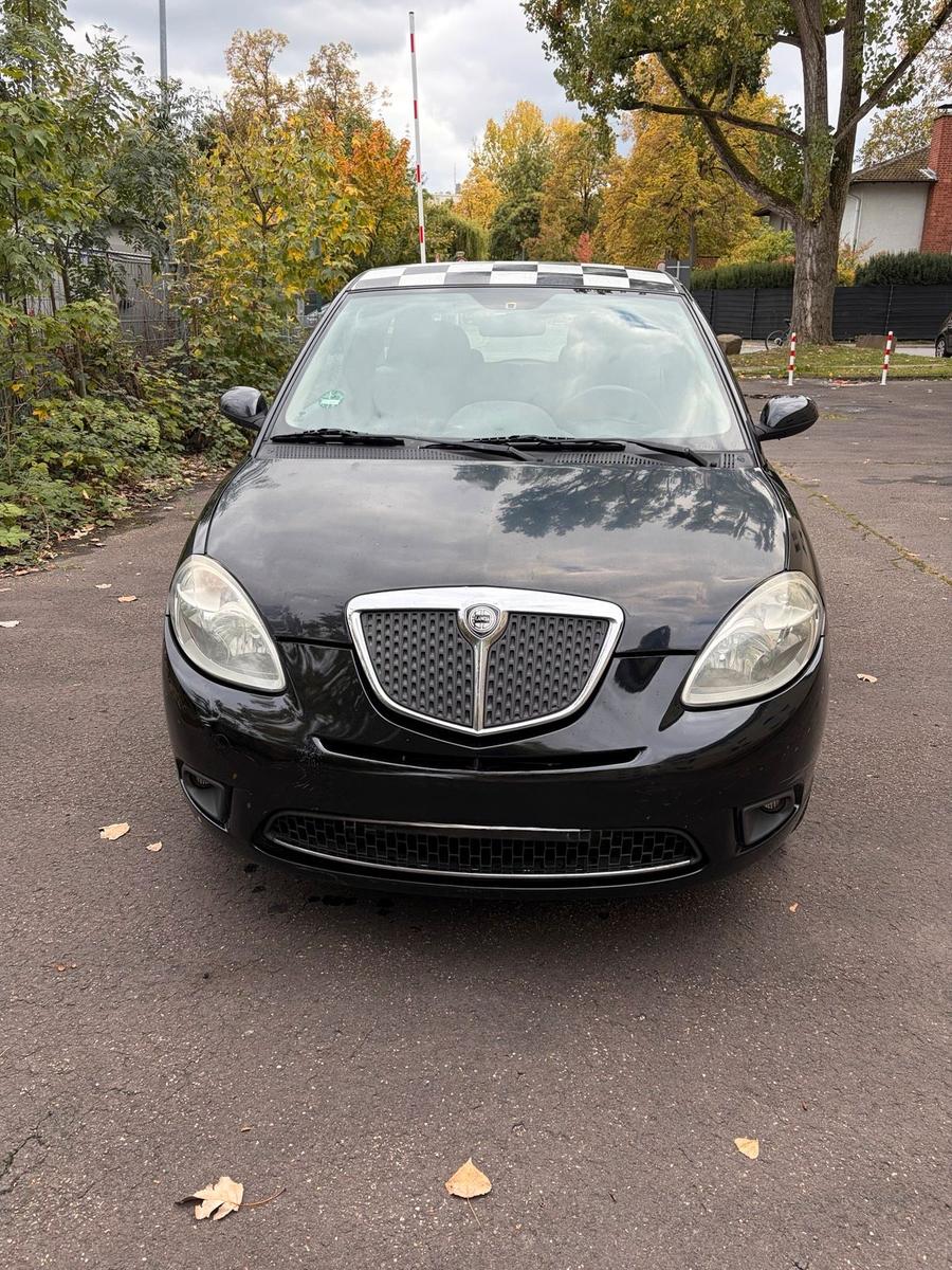 Lancia Ypsilon