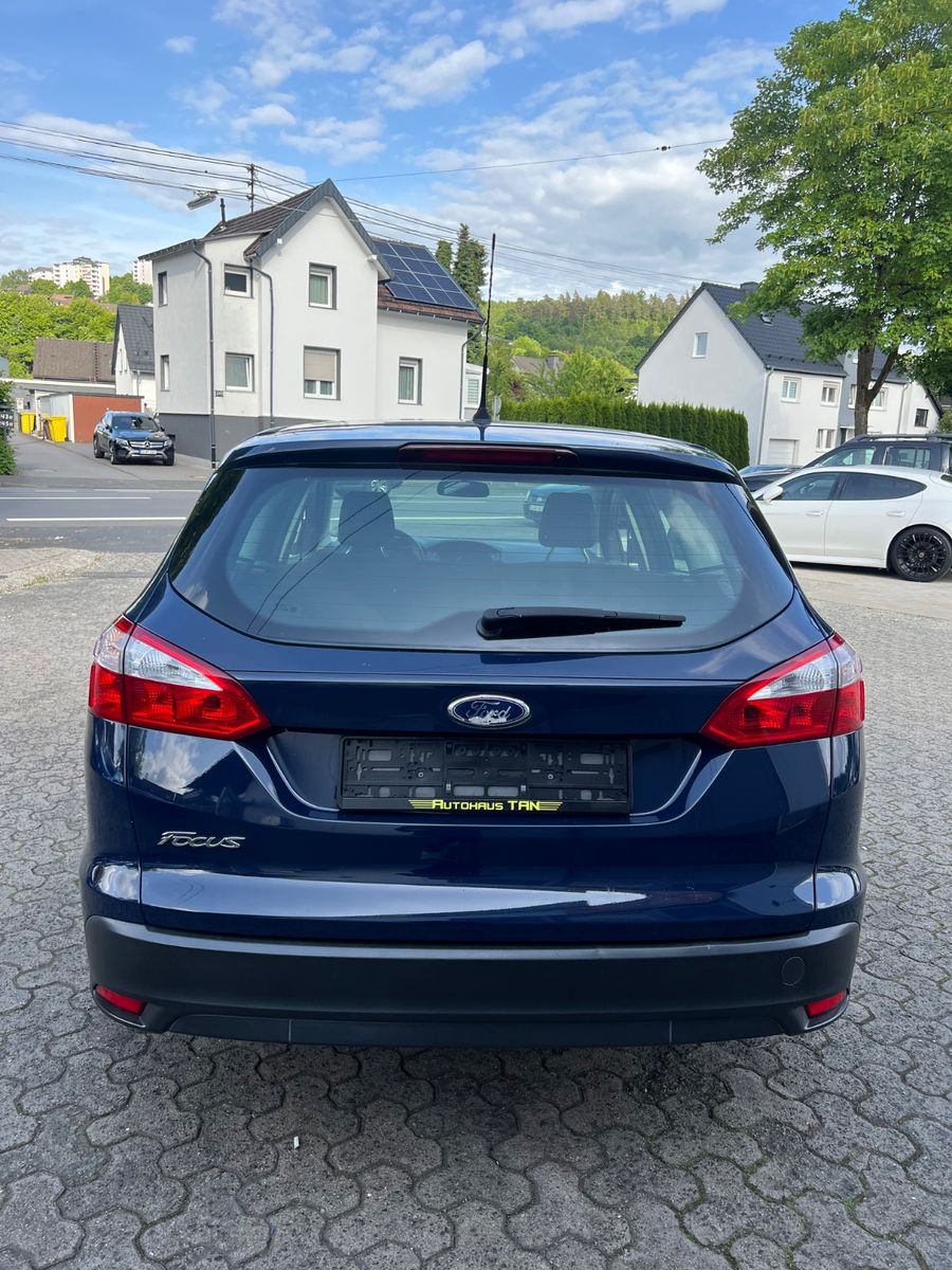 Fahrzeugabbildung Ford Focus Turnier 1.6 Ambiente